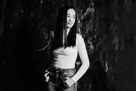 xOlivia Senior-3