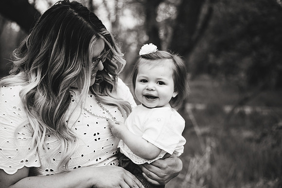 Mommy & Me 2018-15b&w