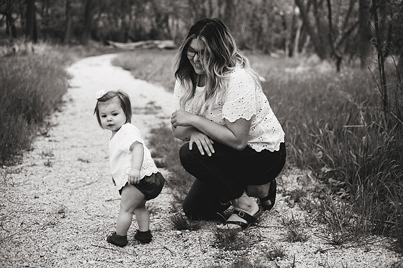 Mommy & Me 2018-18b&w