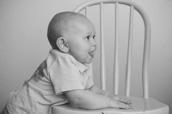 Liam 9mth B&W-27