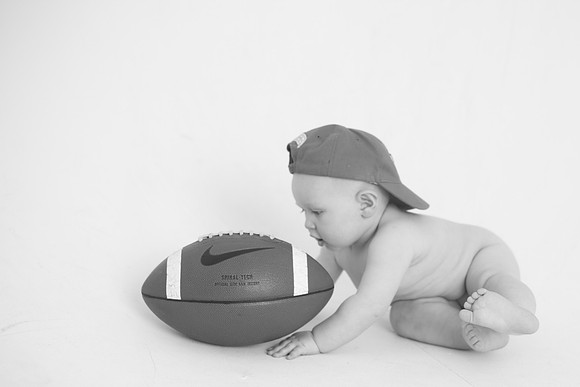 Liam 9mth B&W-62