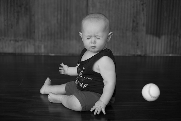Liam 9mth B&W-41