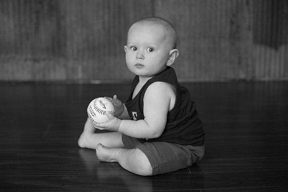 Liam 9mth B&W-40
