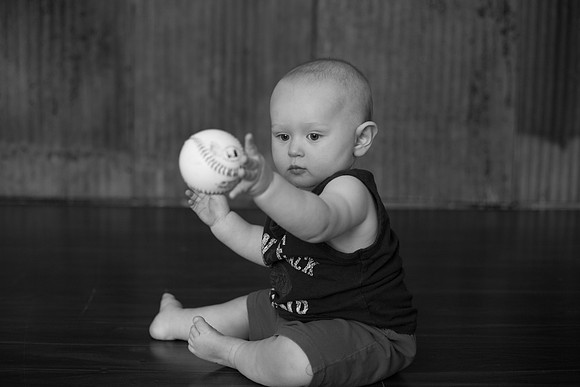 Liam 9mth B&W-39