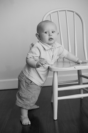 Liam 9mth B&W-25