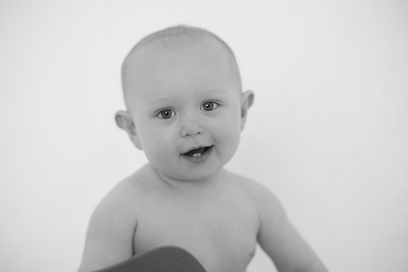 Liam 9mth B&W-65