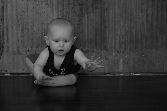 Liam 9mth B&W-32