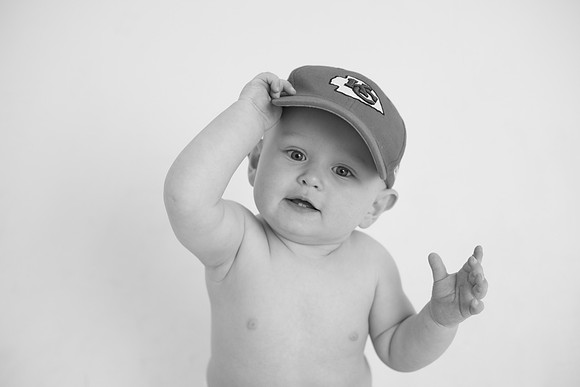 Liam 9mth B&W-53