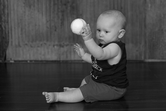 Liam 9mth B&W-35