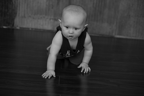 Liam 9mth B&W-34