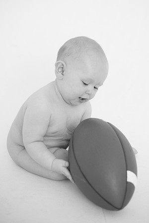 Liam 9mth B&W-68