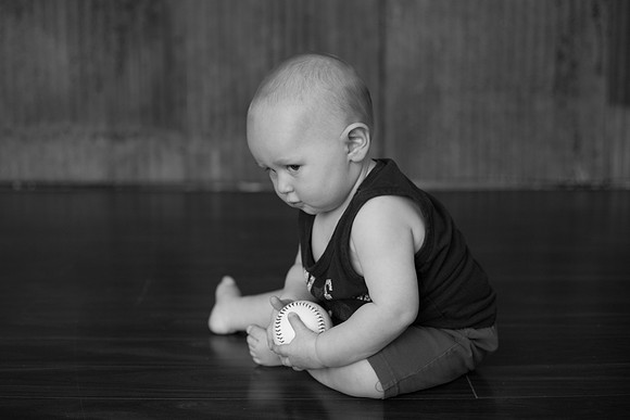 Liam 9mth B&W-38