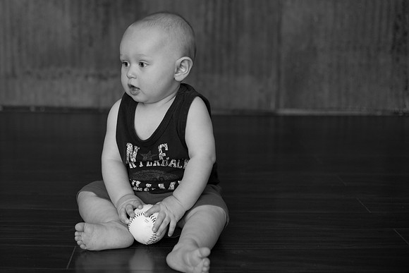 Liam 9mth B&W-37