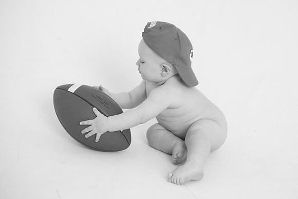 Liam 9mth B&W-63