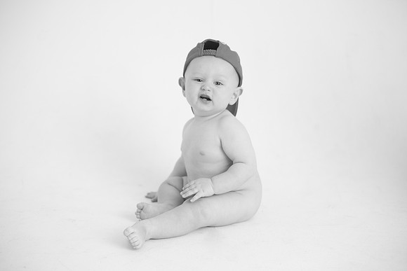 Liam 9mth B&W-58