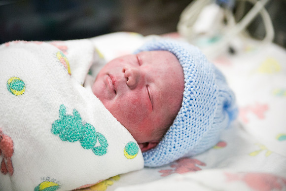 Matthew Birth-377