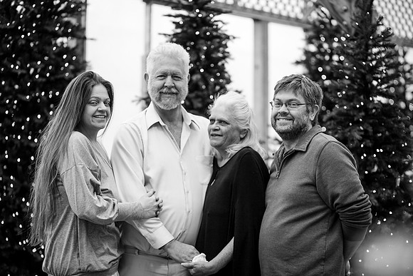 xLarson Holidays 2018-50