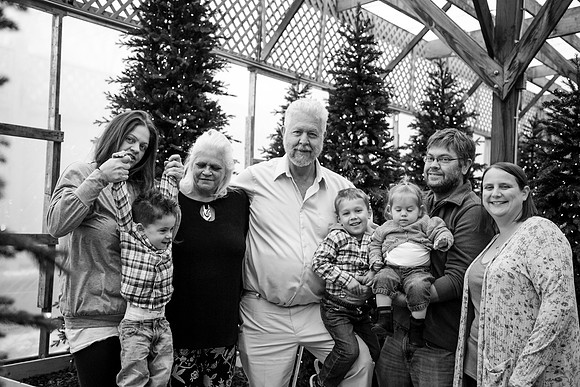 xLarson Holidays 2018-79