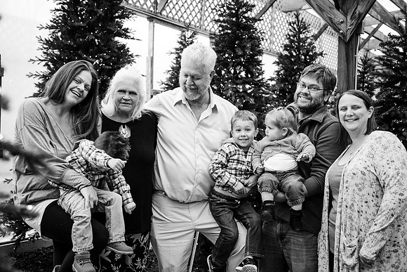 xLarson Holidays 2018-81