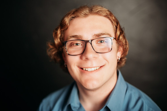 Senior-219