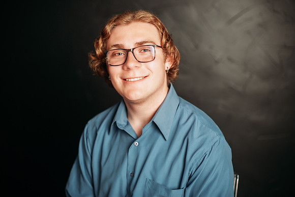 Senior-221