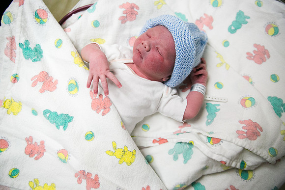 Matthew Birth-369