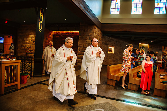 Communion-6