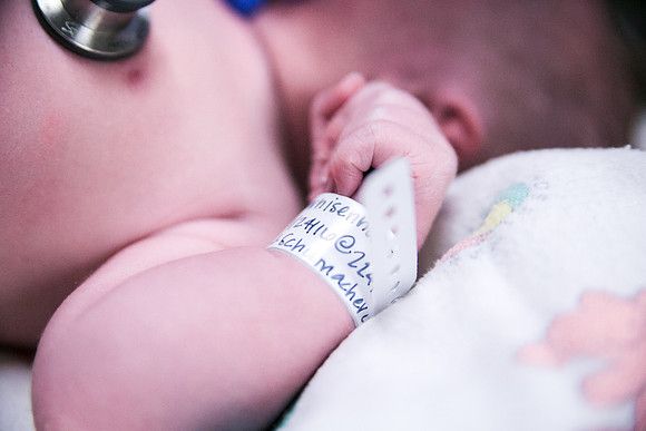 Matthew Birth-337