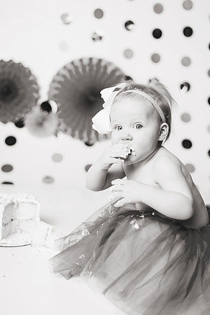 Karsta 1yr-119b&w