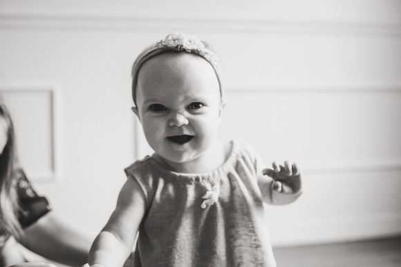 Scarlett 1yr-15b&w