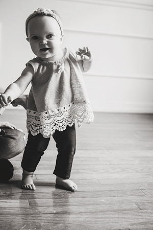 Scarlett 1yr-17b&w