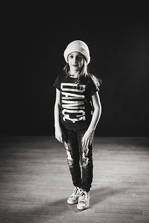 Kayleigh 2018-15b&w