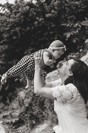 Annie 6mth-32b&w