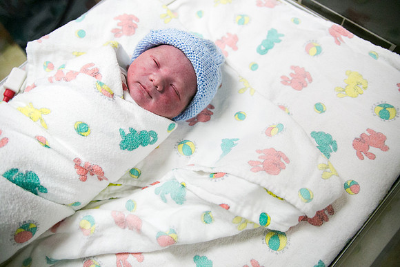 Matthew Birth-379