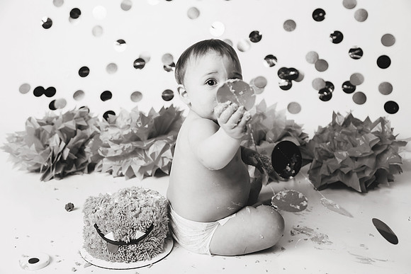 Kristopher 1yr-103b&w
