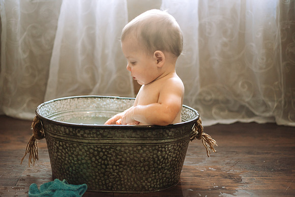 Twins 1yr Bath-11