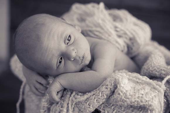 Quinn Newborn B&W-27