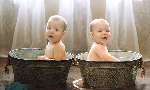 Twins 1yr Bath-16