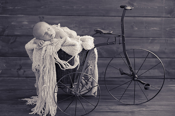 Quinn Newborn B&W-24
