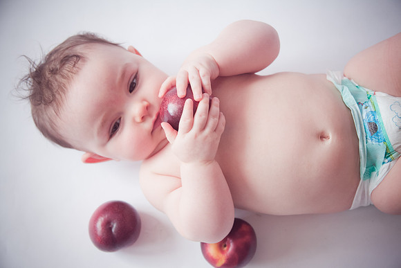 Nora 7mth Hungry-23
