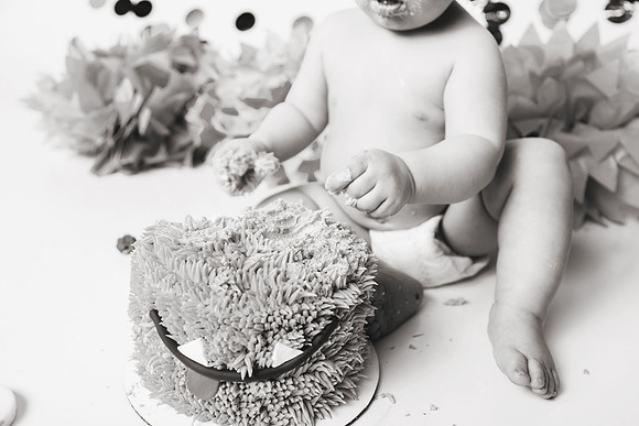 Kristopher 1yr-87b&w