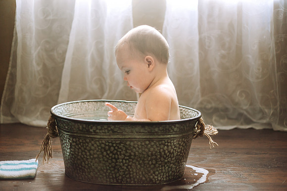 Twins 1yr Bath